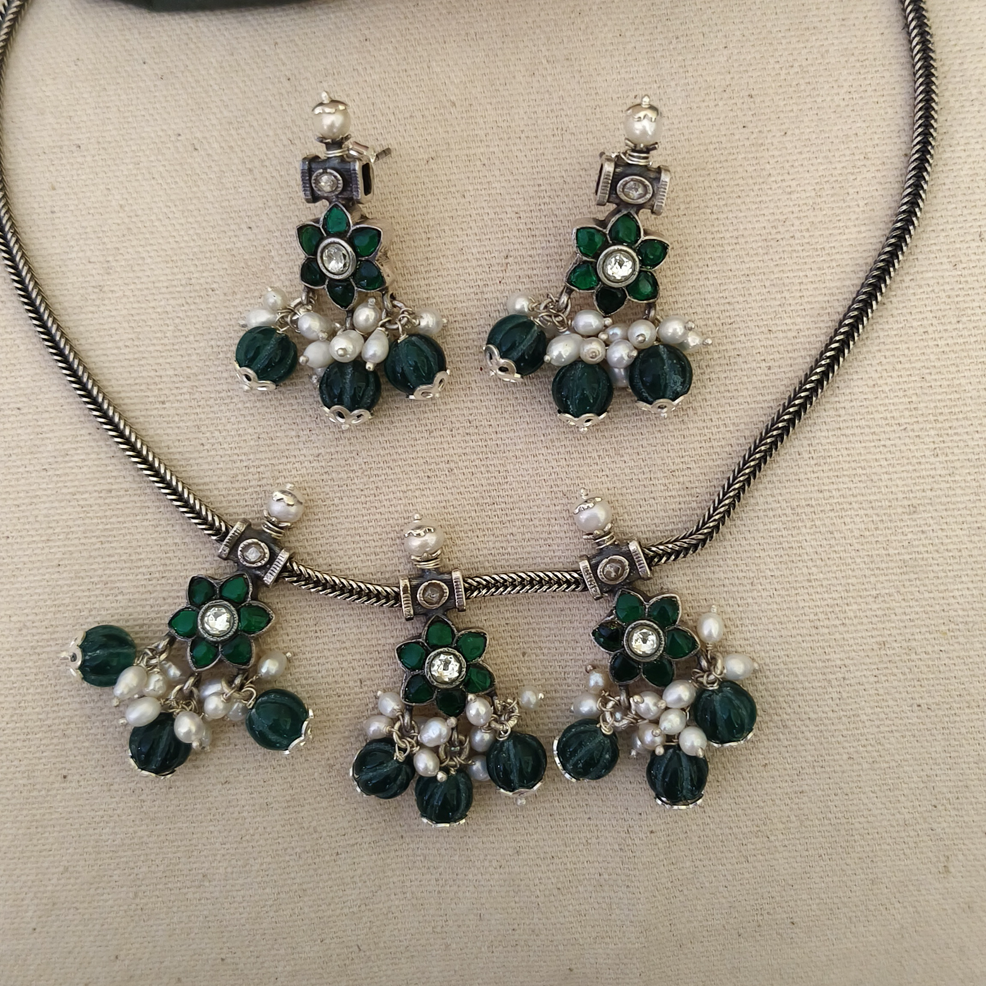 Green And White Kundan Necklace Set